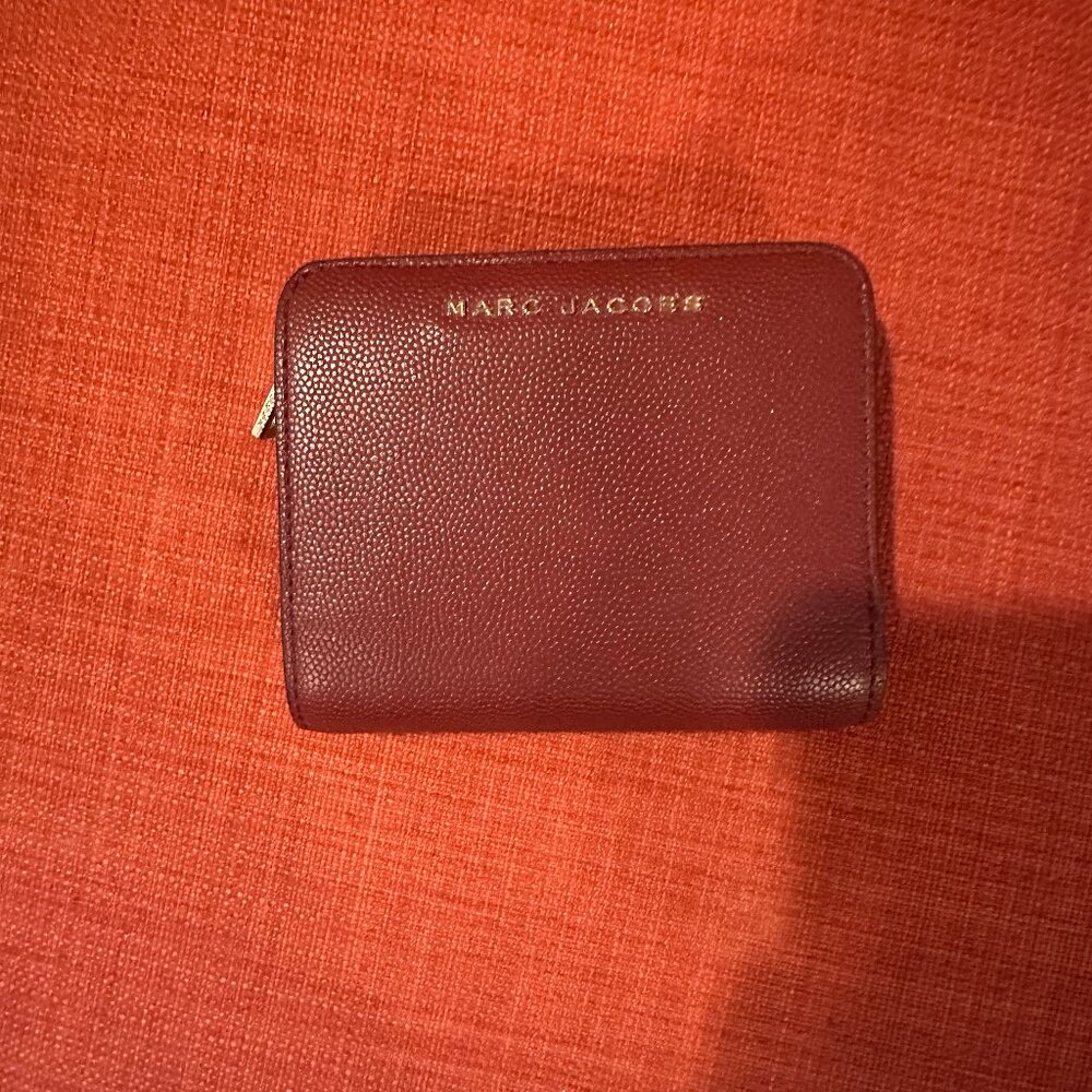 Marc Jacobs burgundy small bifold wallet